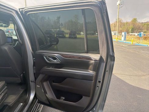 Used 2021 Chevrolet Suburban LT w/ Rear Media and Nav Package image 38