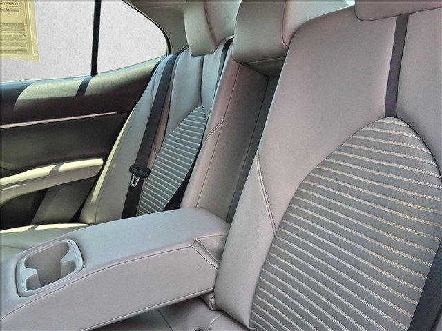 Used 2021 Toyota Camry SE FWD image 29