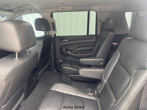 Used 2019 Chevrolet Suburban LT w/ Luxury Package RWD image 26