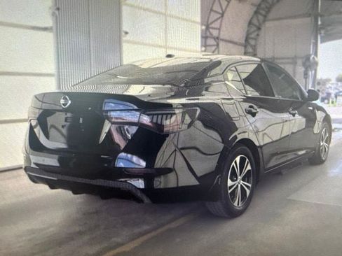 Certified 2022 Nissan Sentra SV FWD image 5