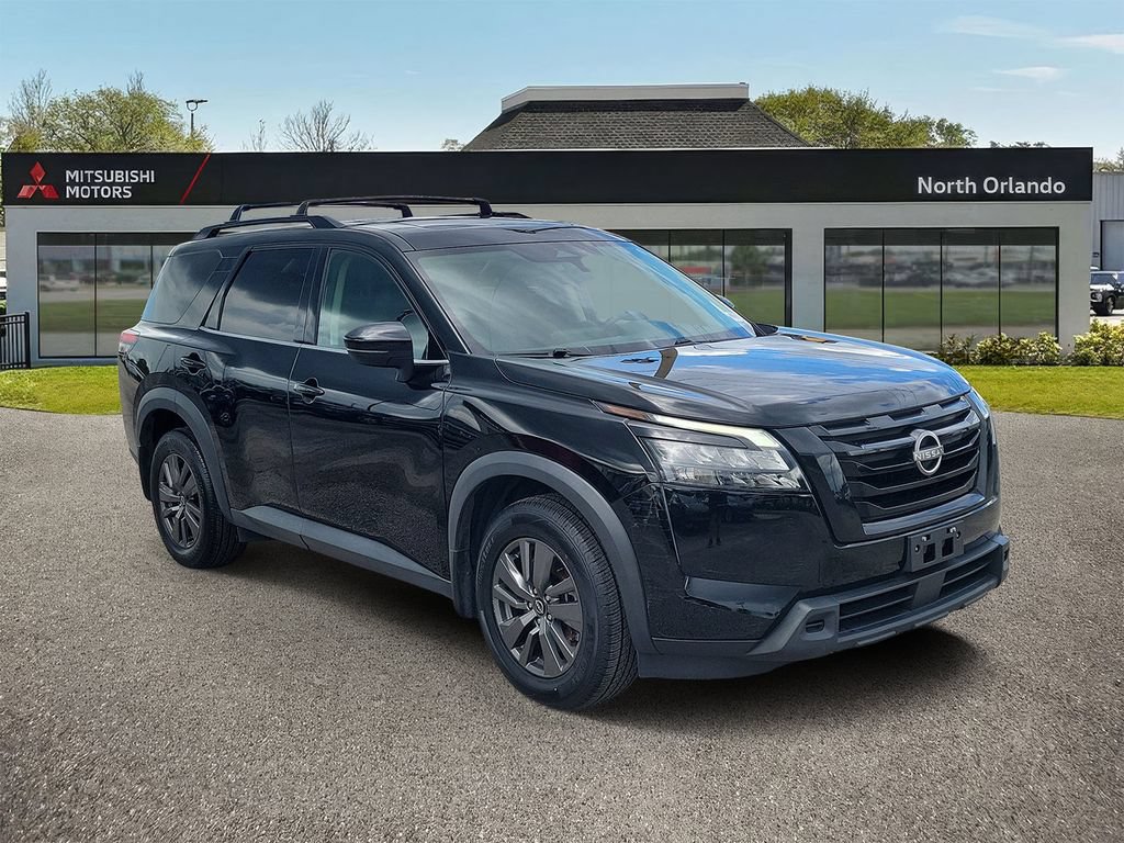 Used 2023 Nissan Pathfinder SV w/ SV Premium Package AWD/4WD image 4