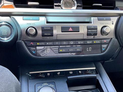 Used 2018 Lexus ES 350 w/ Luxury Package w/Wood Trim FWD image 32