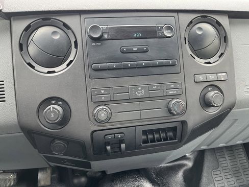 Used 2011 Ford F250 XL image 21
