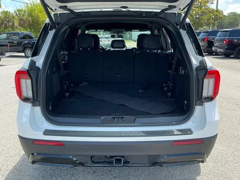 Used 2025 Ford Explorer ST-Line w/ ST-Line Street Pack AWD/4WD image 19