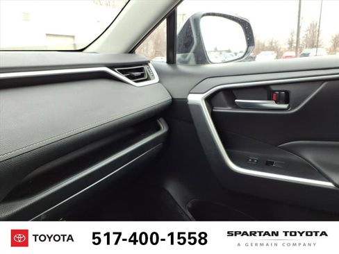 Used 2025 Toyota RAV4 XLE image 22