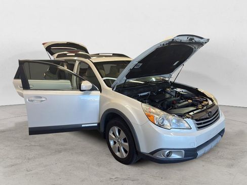 Used 2012 Subaru Outback 2.5i Limited w/ Moonroof Pkg image 7