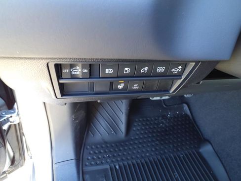 New 2025 Toyota Tundra Platinum image 10