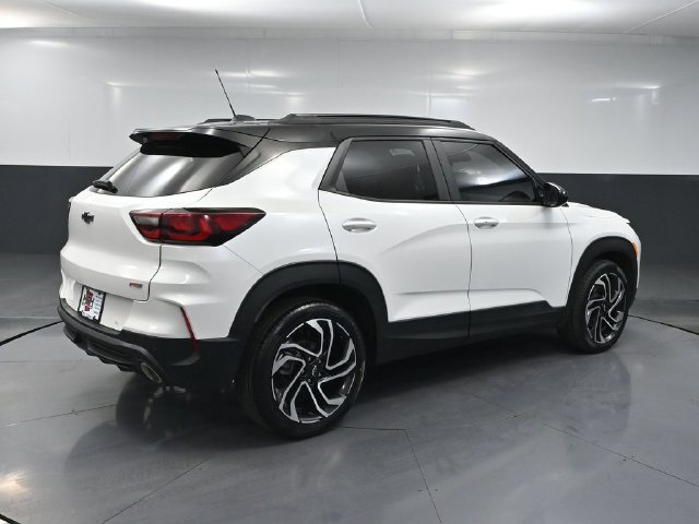 Used 2025 Chevrolet TrailBlazer RS w/ Convenience Package FWD image 4