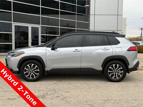Used 2024 Toyota Corolla Cross SE image 7