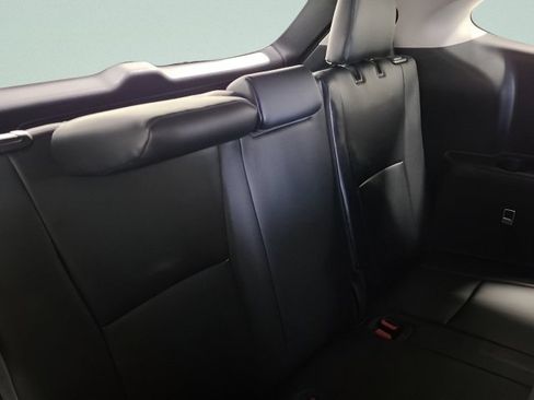 Used 2021 Toyota Highlander XLE AWD/4WD image 17