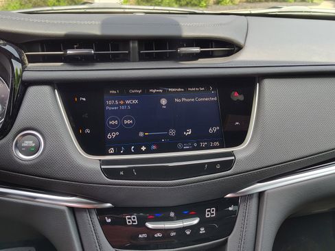 New 2025 Cadillac XT6 Luxury w/ LPO, Premium Carpet Package image 24