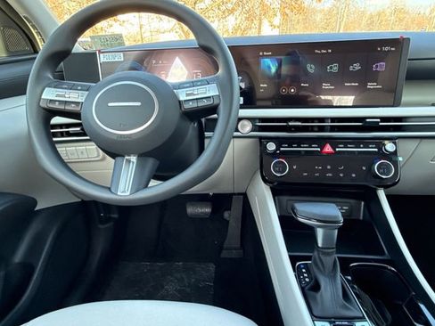 New 2026 Hyundai Tucson SEL image 18