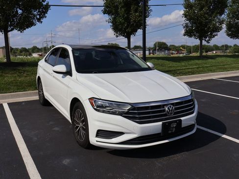 Used 2019 Volkswagen Jetta SE FWD image 5