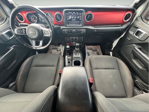 Used 2019 Jeep Wrangler Unlimited Rubicon AWD/4WD image 2