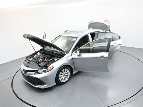 Used 2020 Toyota Camry LE w/ Convenience Package FWD image 38