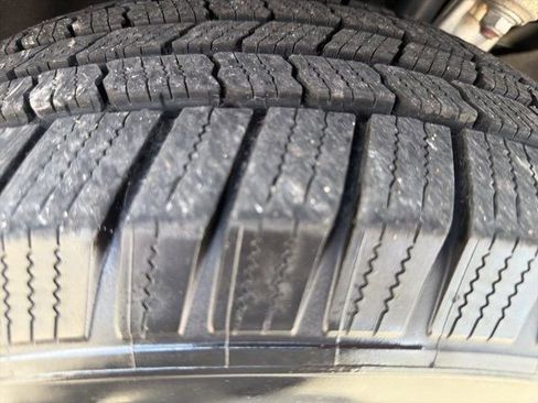 Used 2020 Jeep Grand Cherokee Limited AWD/4WD image 9