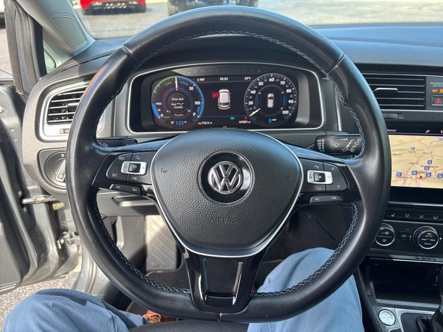Used 2018 Volkswagen e-Golf SEL Premium w/ Driver Assistance Package FWD image 16