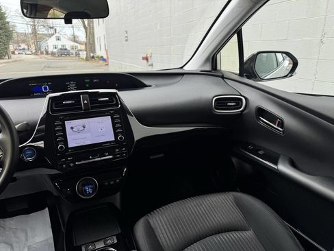 Used 2020 Toyota Prius Prime LE image 29