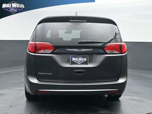 Used 2020 Chrysler Pacifica Touring w/ Advanced Safetytec Group FWD image 6