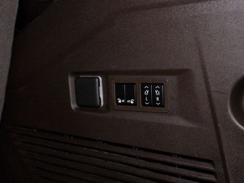 Used 2022 GMC Yukon Denali image 31