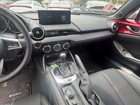 Used 2024 MAZDA MX-5 Miata RF Grand Touring RWD image 10