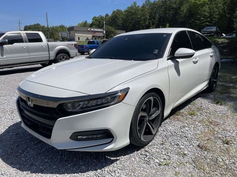 Used 2020 Honda Accord Sport image 3