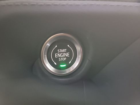 Used 2025 Chevrolet Tahoe LT image 30