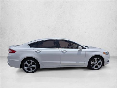 Used 2013 Ford Fusion SE FWD image 4