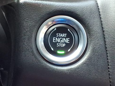 Used 2023 Chevrolet Suburban Premier w/ Advanced Technology Package AWD/4WD image 23