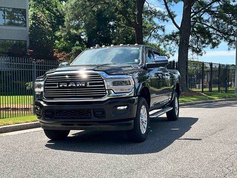 Used 2022 RAM 2500 Laramie AWD/4WD image 2
