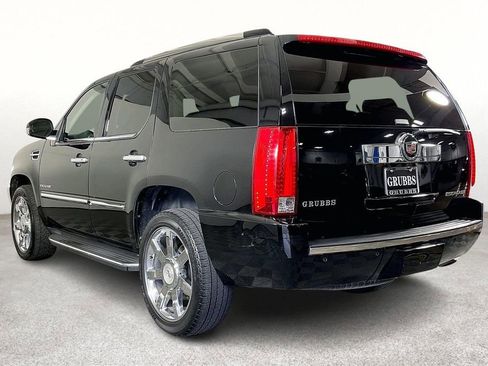 Used 2013 Cadillac Escalade Luxury image 17