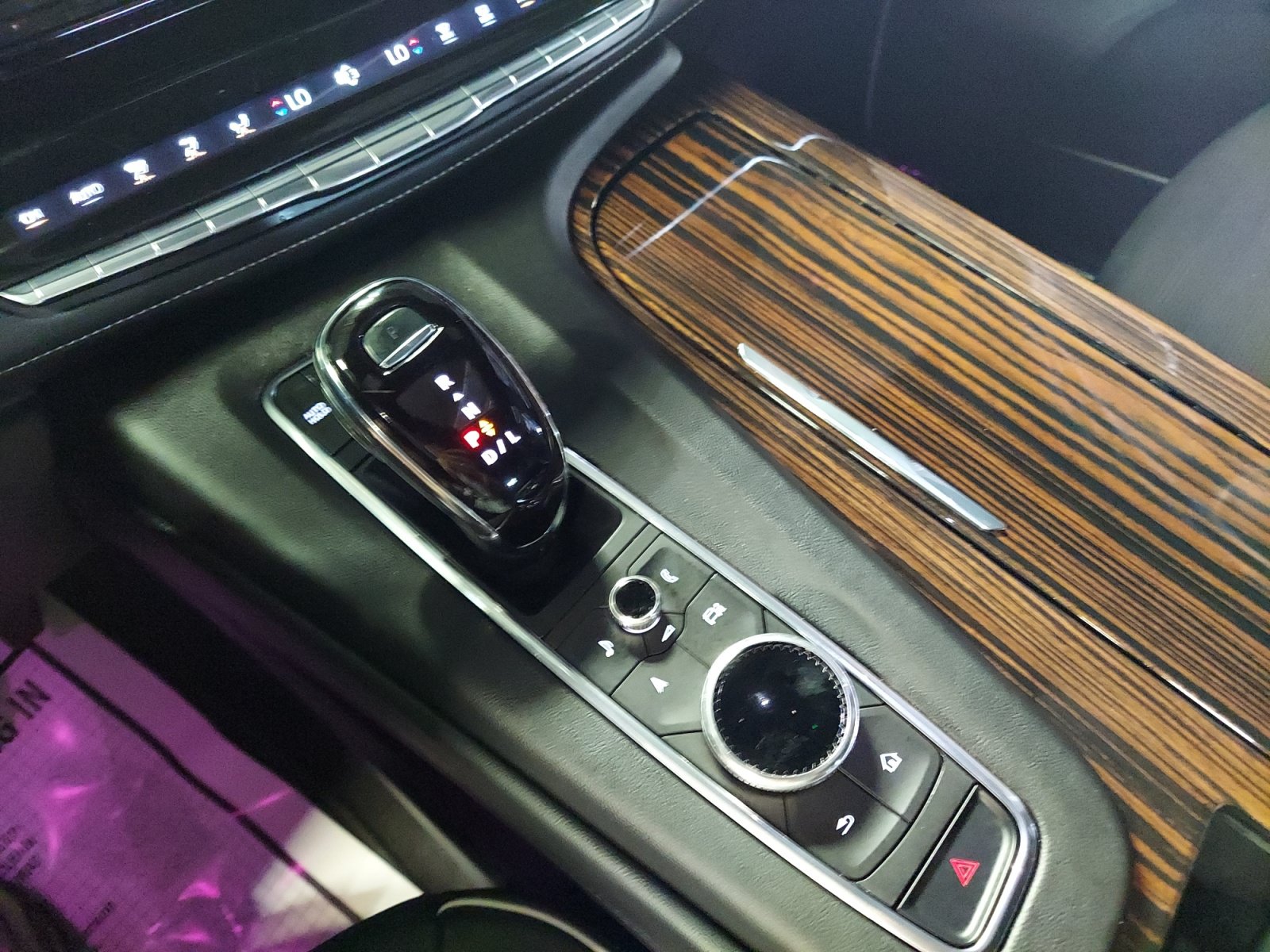 Used 2023 Cadillac Escalade Premium Luxury RWD image 22