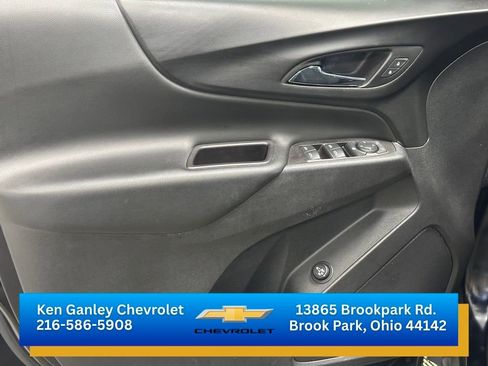 Used 2020 Chevrolet Equinox LT w/ Driver Convenience Package image 7