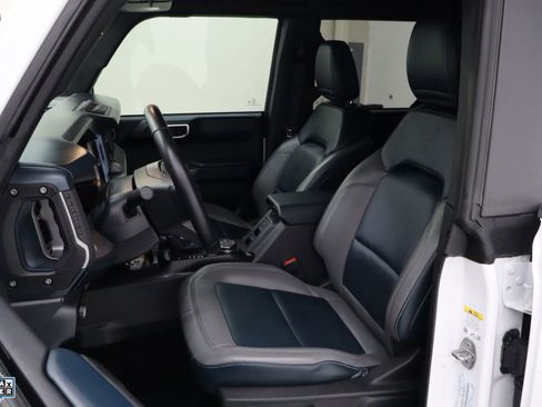 Used 2023 Ford Bronco Outer Banks image 13