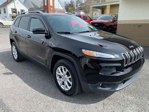 Used 2017 Jeep Cherokee Latitude w/ Safety/Convenience Group image 6