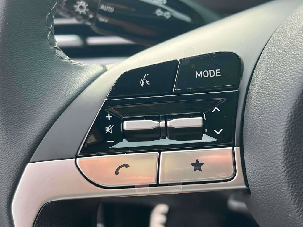 New 2026 Hyundai Elantra SEL Sport FWD image 18