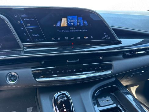 Used 2024 Cadillac Escalade Sport RWD image 27