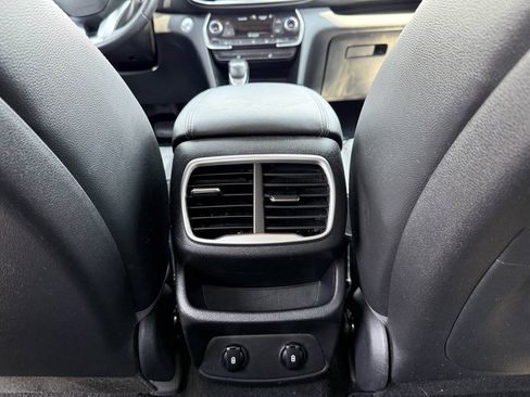 Used 2019 Hyundai Santa Fe Limited AWD/4WD image 13