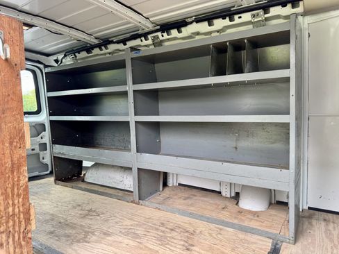 Used 2014 Chevrolet Express 2500 RWD image 24