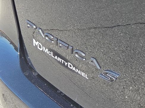 New 2026 Chrysler Pacifica Select w/ S Appearance Package image 8