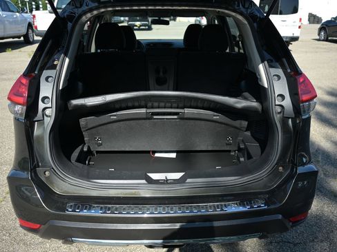 Used 2017 Nissan Rogue SV AWD/4WD image 39