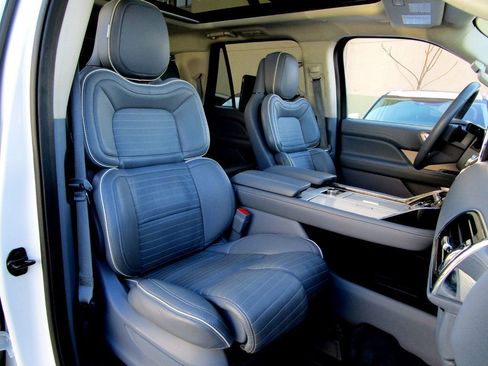 Used 2021 Lincoln Navigator L Black Label w/ Cargo Convenience Package image 16