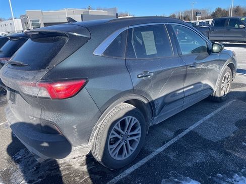 Certified 2022 Ford Escape SEL image 9