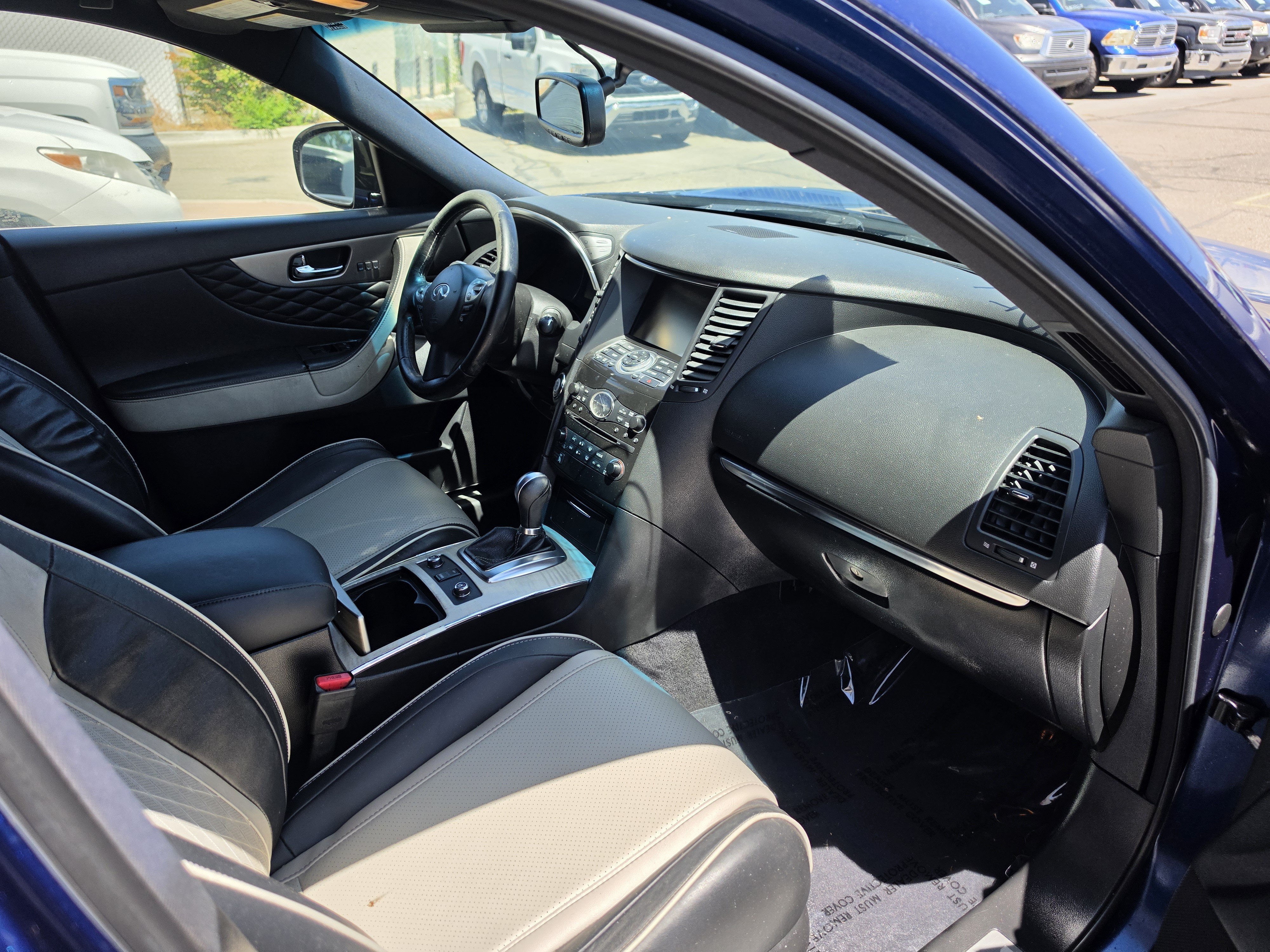 Used 2017 INFINITI QX70 AWD w/ Limited Package image 22