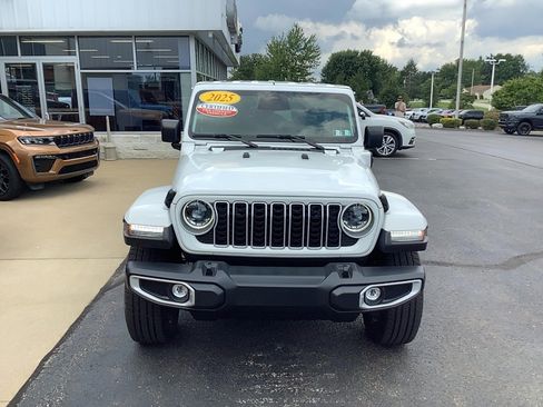 Certified 2025 Jeep Wrangler Unlimited Sahara w/ Safety Group AWD/4WD image 2