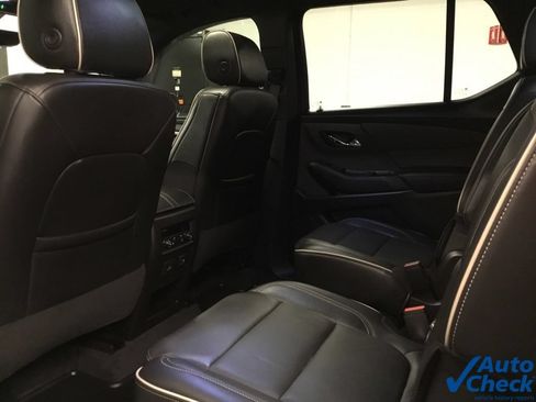 Used 2022 Chevrolet Traverse Premier w/ Redline Edition AWD/4WD image 29