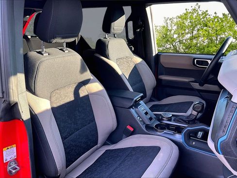 Used 2022 Ford Bronco Wildtrak image 7