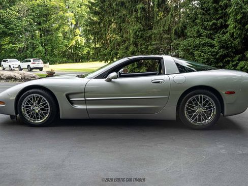 Used 1999 Chevrolet Corvette Coupe w/ Performance Handling Pkg RWD image 15