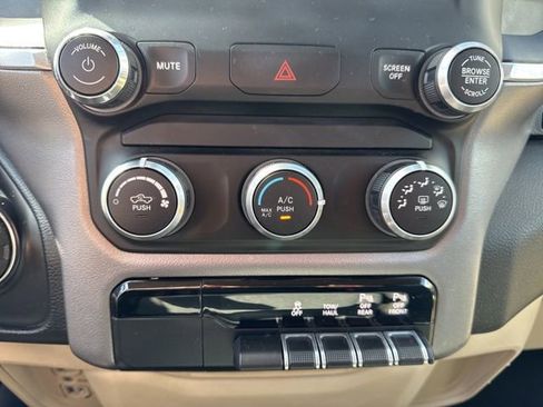 Used 2019 RAM 1500 Big Horn image 33