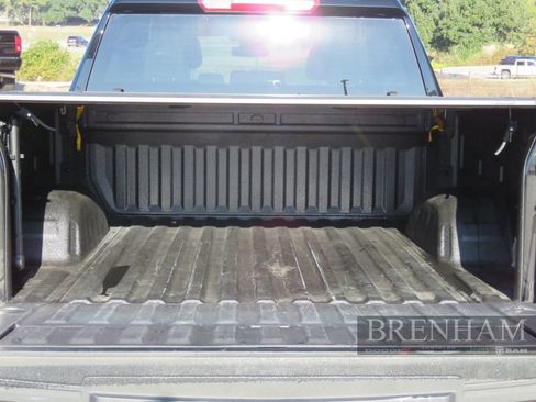 Used 2024 GMC Sierra 1500 SLT image 19